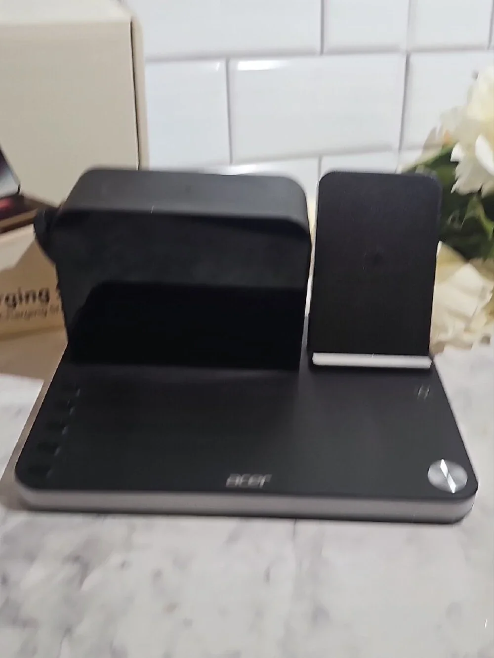Acer 7-in-1 Wireless Charging Station in Black